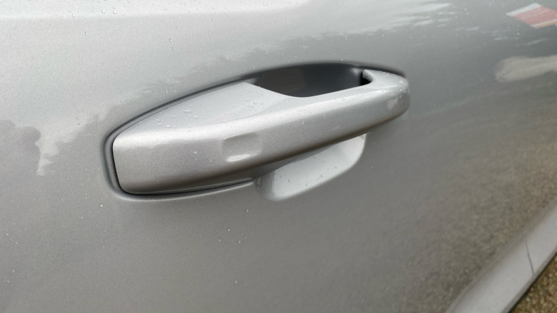 Volvo XC40 2.0 B4P Ultra Dark 5dr Auto Petrol Estate